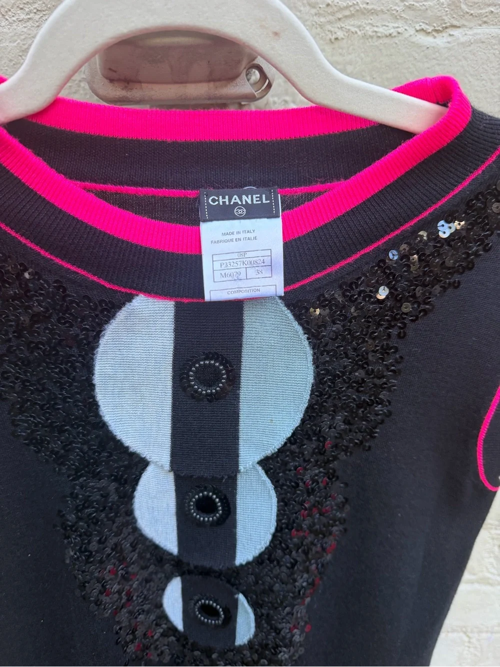 Stunning CHANEL EUC cashmere Shift Dress with Pink Trim and sequined front